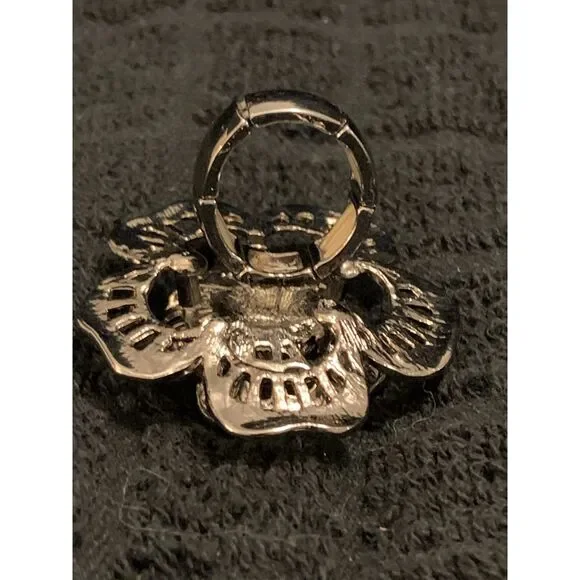 Silver toned Flower Ring 2" - Picture 3 of 5